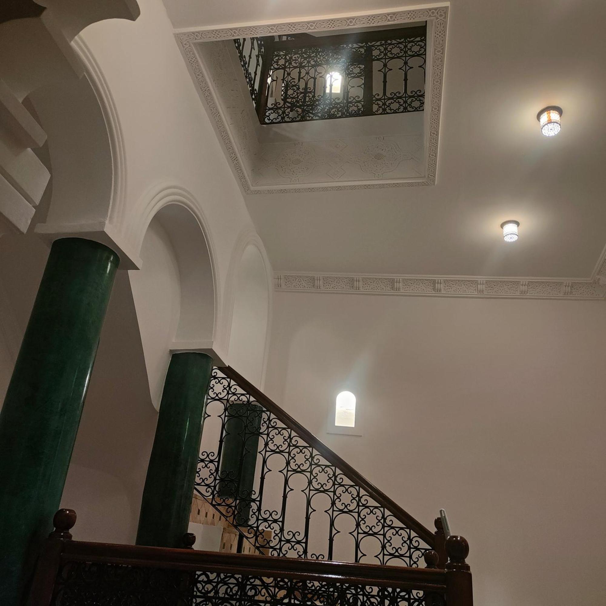 Riad Bkl Luxury Dar Baroud Танжер Екстериор снимка
